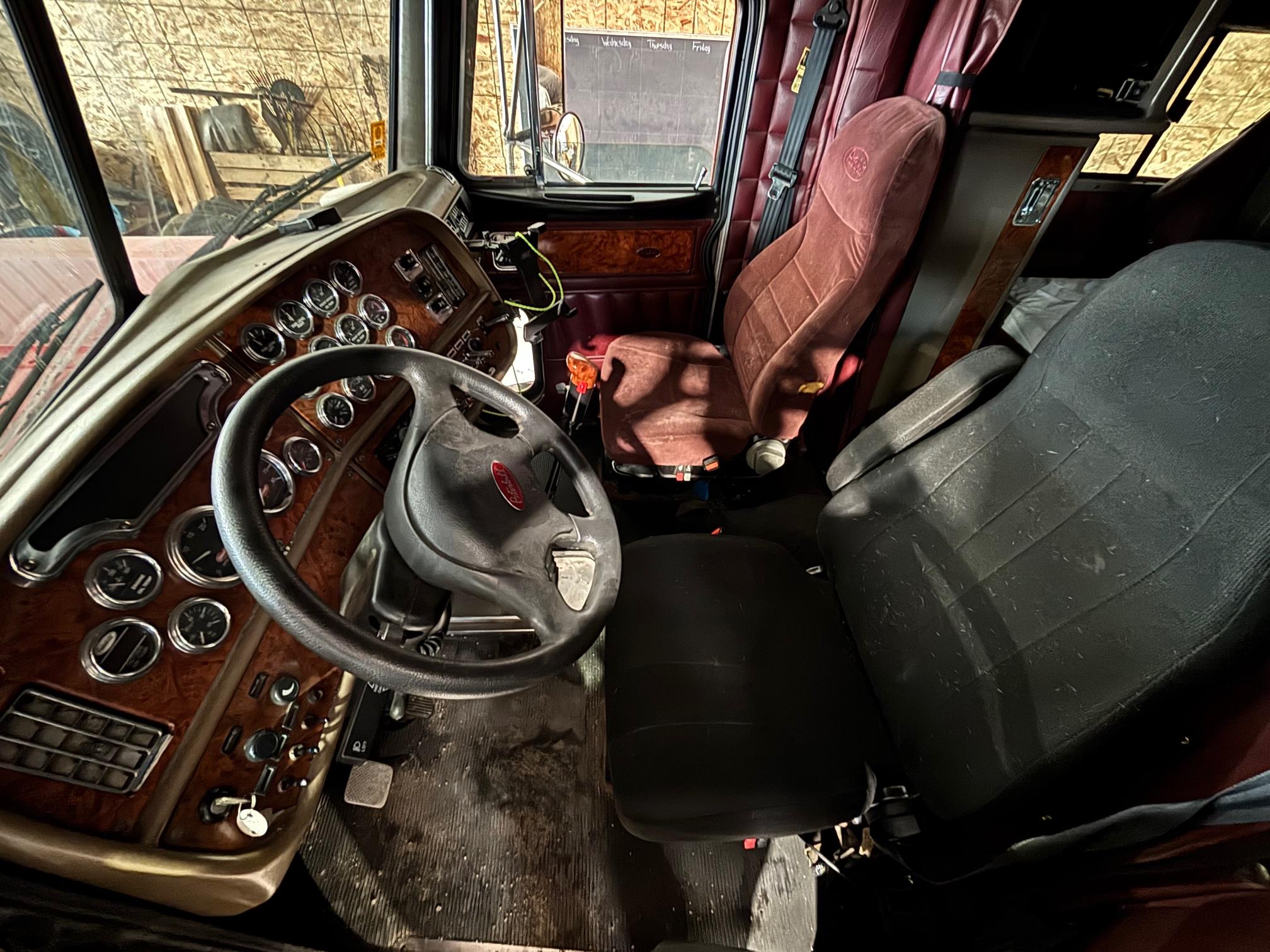 2004 PETERBILT 379 - Image 11